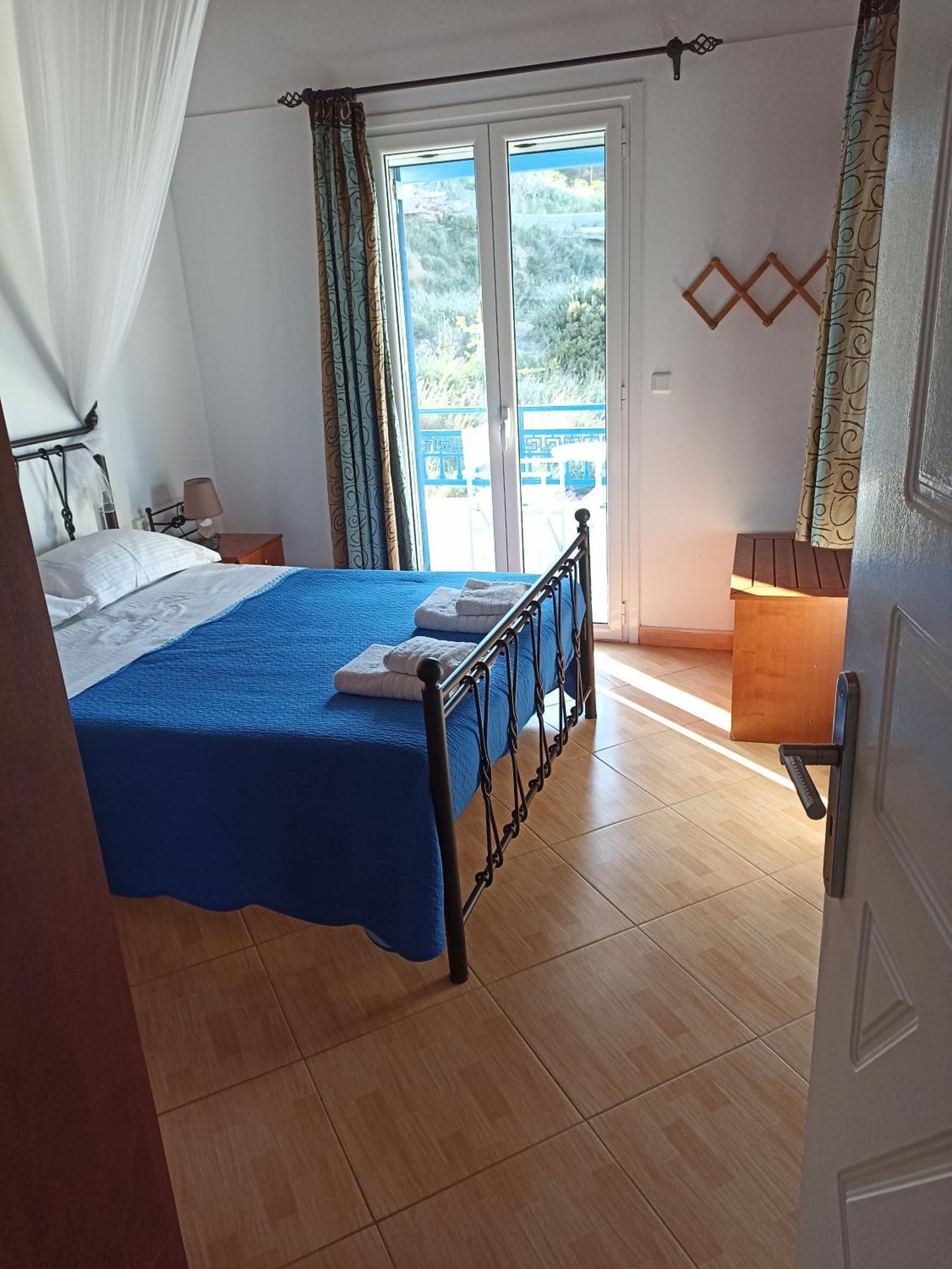 Απεραντο Γαλαζιο Apartment Agia Pelagia  Екстериор снимка